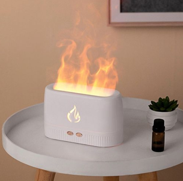 Diffuseur d'huile essentiel avec effet de flammes