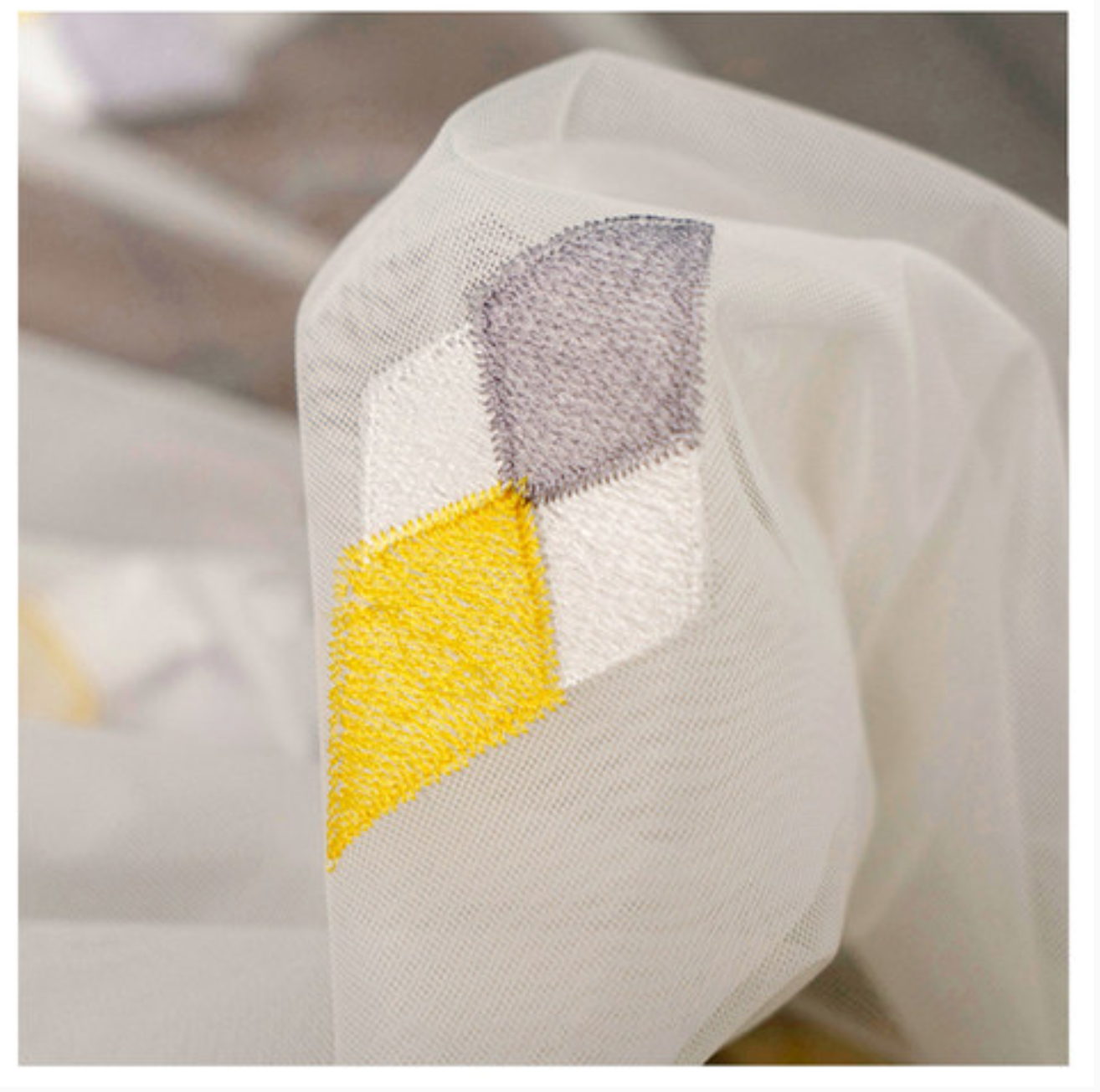 ✅ VOILAGE AVEC BRODERIE MOTIF GRIS/JAUNE L140 x H260 cm